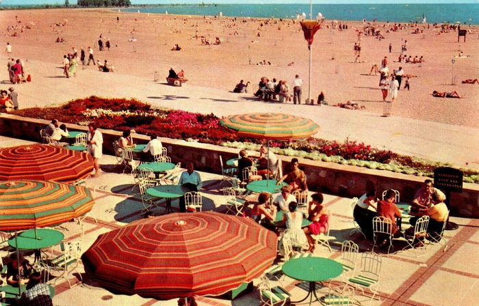 Lake St. Clair Metropark (Metro Beach, Metropolitan Beach) - Vintage Postcard